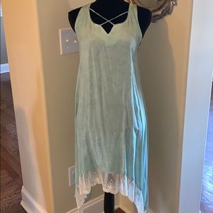 NWT- high low dress with lace detail!